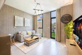 1BR Skyview Penthouse by Blue Cloud Holidays